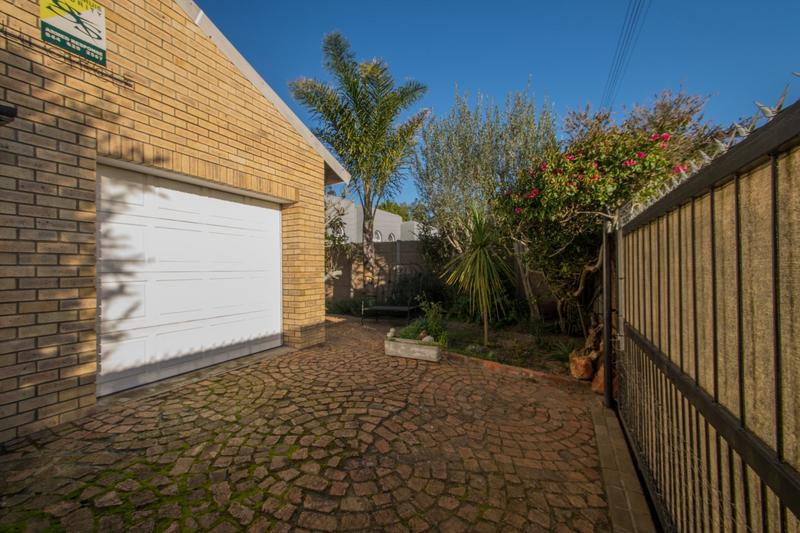 3 Bedroom Property for Sale in Albertinia Western Cape